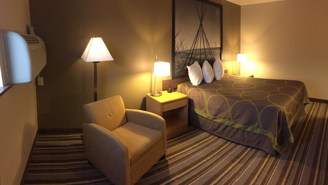 Super 8 By Wyndham Dillon Motel Buitenkant foto