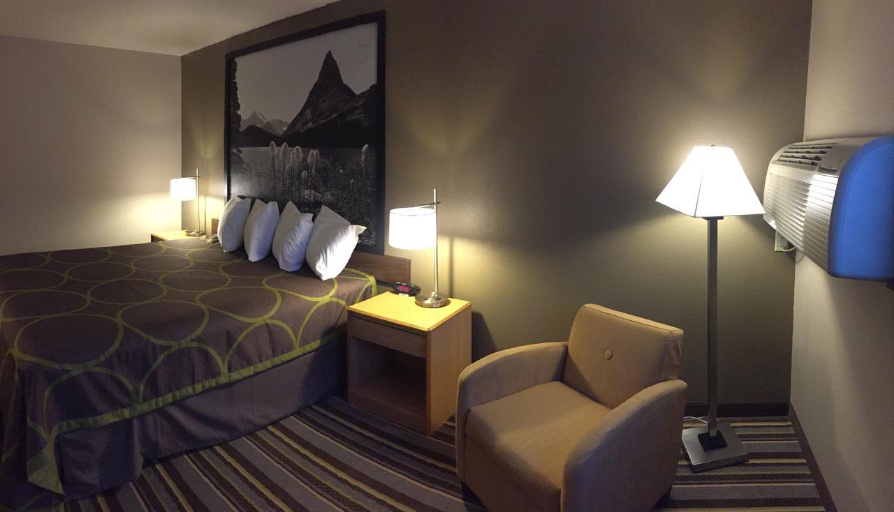 Super 8 By Wyndham Dillon Motel Buitenkant foto